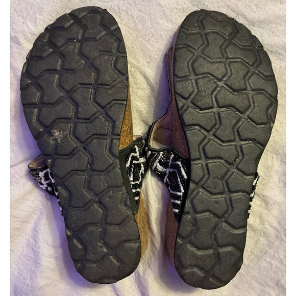 Rialto‎ Black & White Beaded Leather Thong Wedge Heel Sandals, Size 6 - Picture 6 of 6